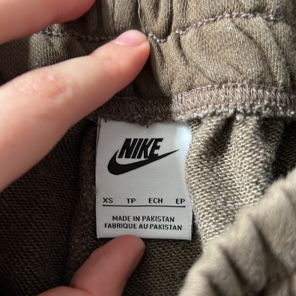 nike sweatpants - Picture 2 of 3